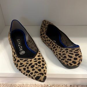 Barely used Rothy’s leopard print pointed toe flats